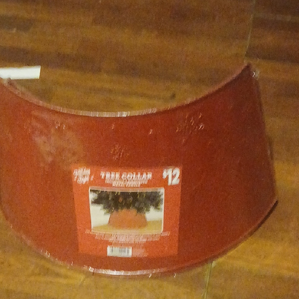 Holiday Time Festive Red Tree Collar